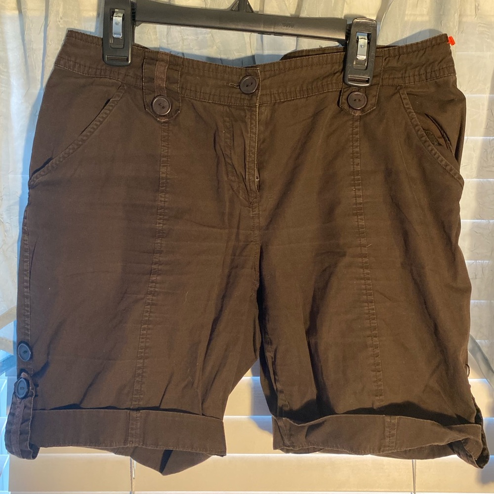 brown shorts